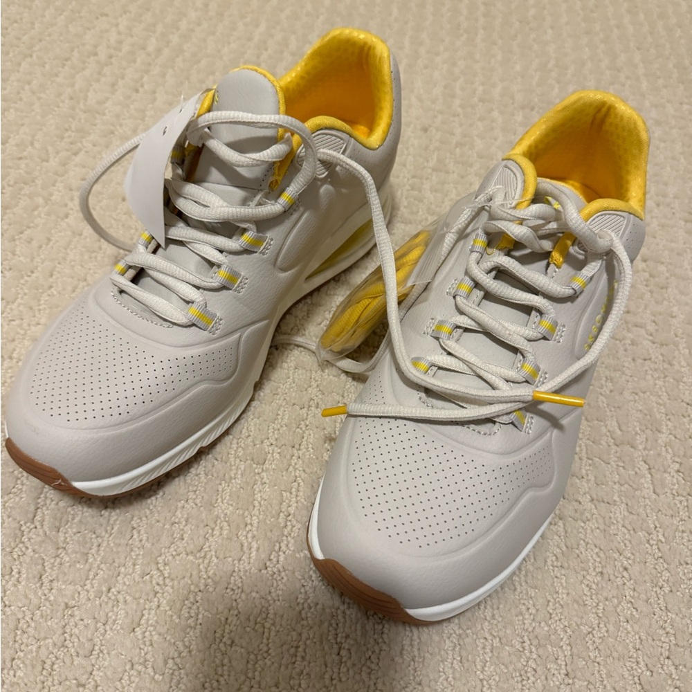 SKECHERS UNO STAND ON AIR -BNWT